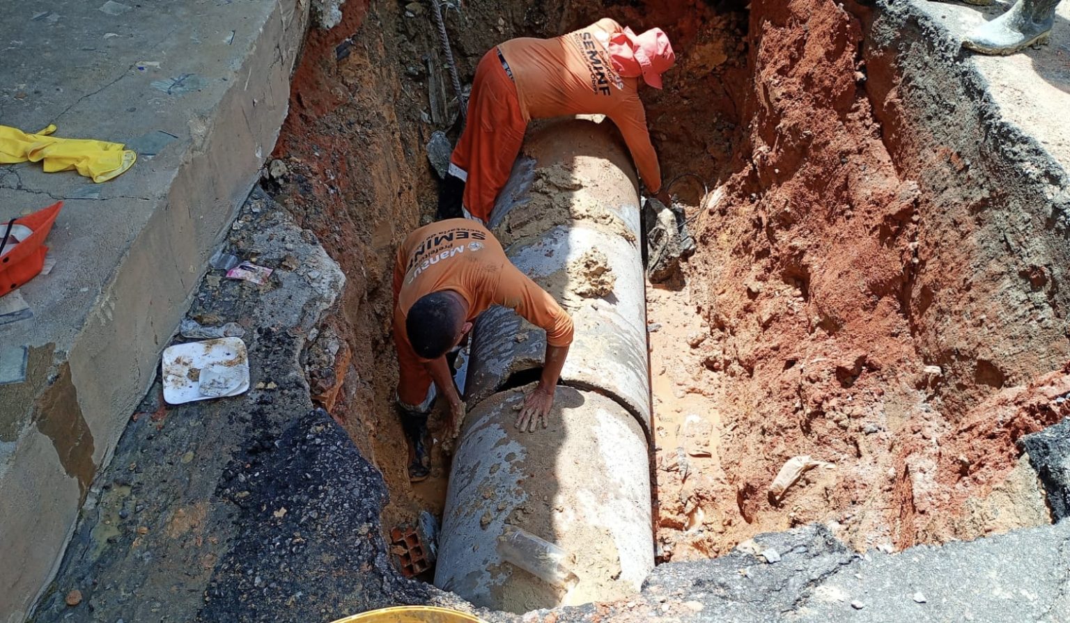 Prefeitura atua de forma emergencial no bairro Cachoeirinha