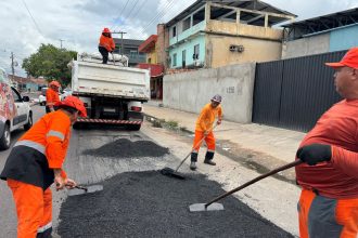Prefeitura avança com recuperação asfáltica na zona Leste