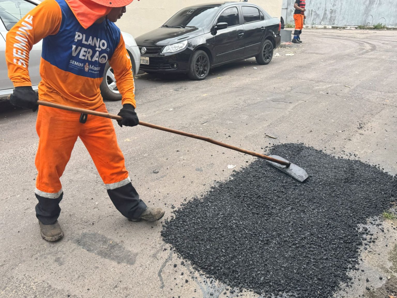 Prefeitura intensifica manutenção em vias do bairro São Francisco