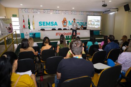 Médicos da prefeitura participam de capacitação para qualificar acesso de usuários à Atenção Especializada