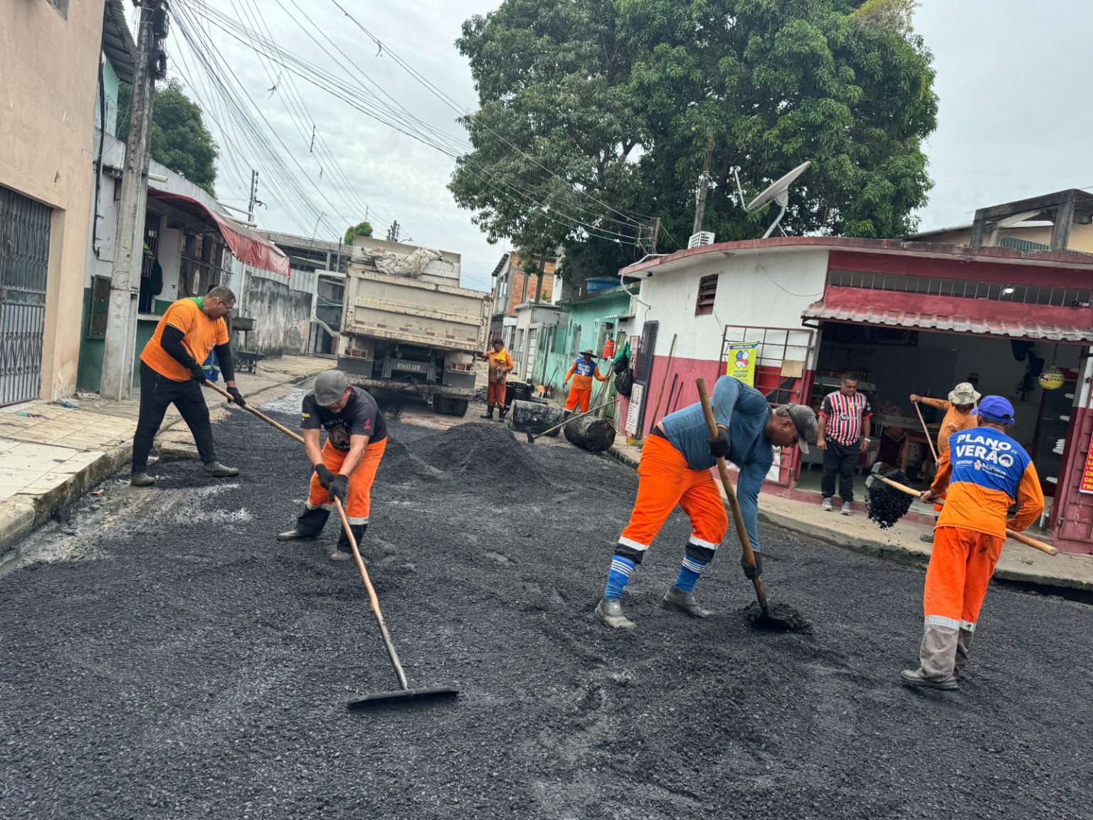 Prefeitura de Manaus realiza intervenção em via no bairro Zumbi