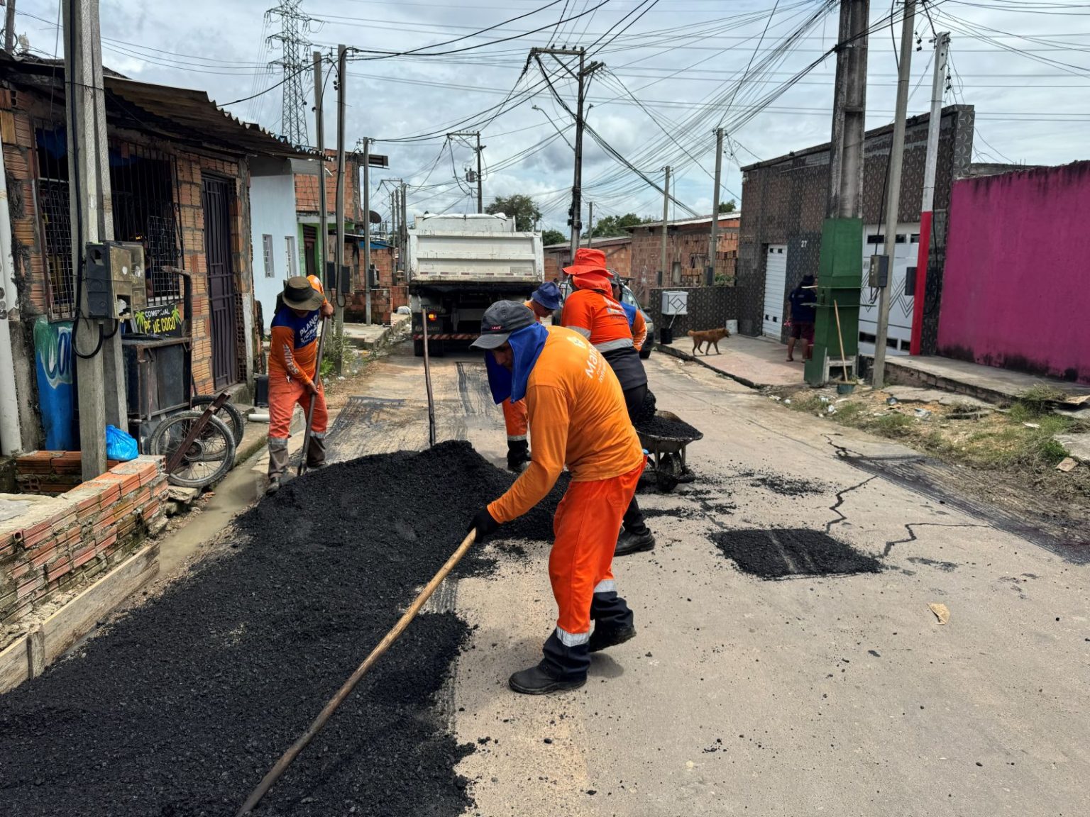 Jorge Teixeira recebe serviços de recuperação asfáltica