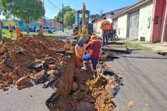 Prefeitura de Manaus recupera rede de drenagem em via do bairro Planalto
