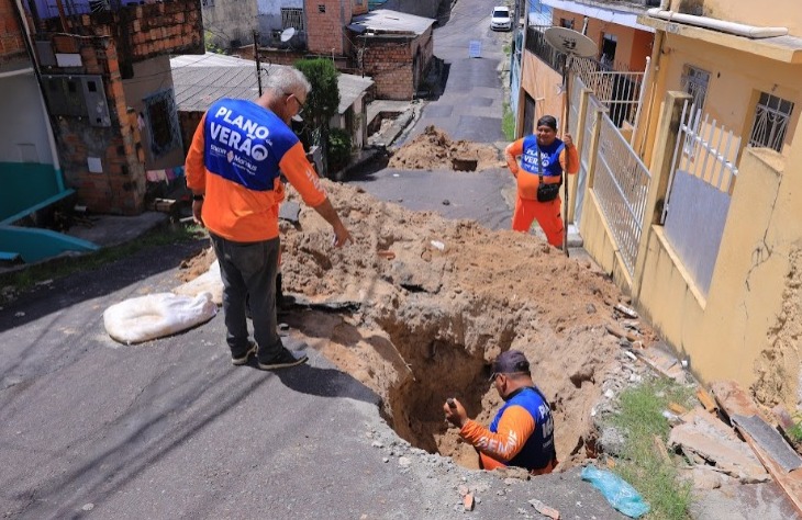 Recuperação de rede de drenagem na rua Nova Olinda