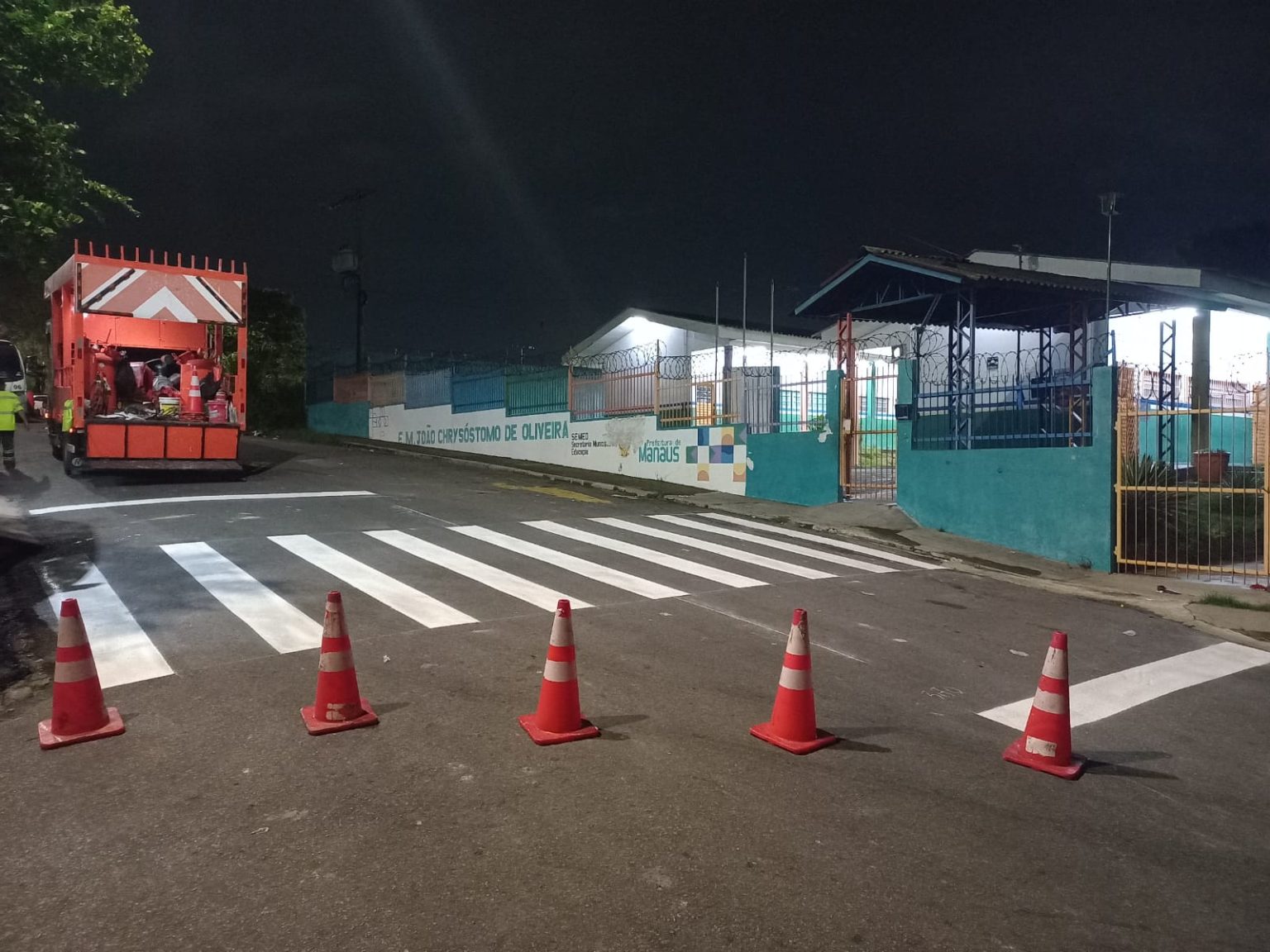 Prefeitura revitaliza faixas de pedestres para a volta às aulas