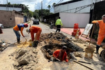 Prefeitura de Manaus executa obra emergencial e recupera rede de drenagem em via estratégica da zona Centro-Oeste