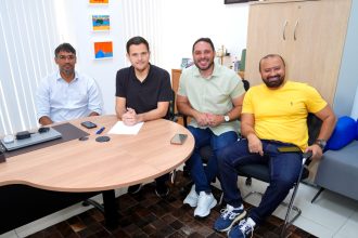 Perfeito em exercício Renato Junior libera R$ 52 milhões para pagamento de bonificação a mais de 17,7 mil professores e trabalhadores da Educação