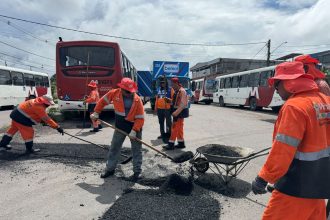 Prefeitura de Manaus realiza obra de recuperação asfáltica em importante via do bairro Jorge Teixeira