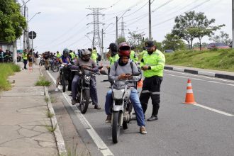 Prefeitura retira 25 motocicletas irregulares das ruas de Manaus