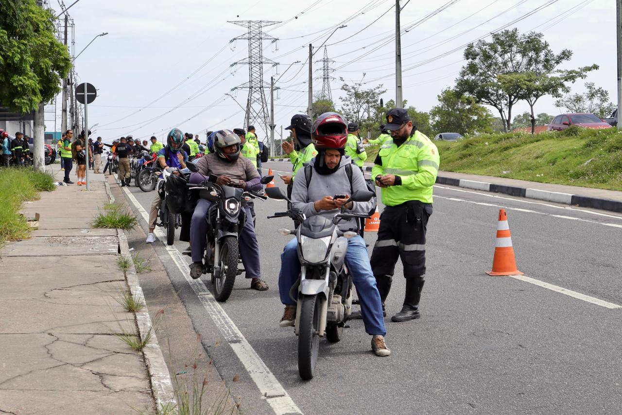 Prefeitura retira 25 motocicletas irregulares das ruas de Manaus