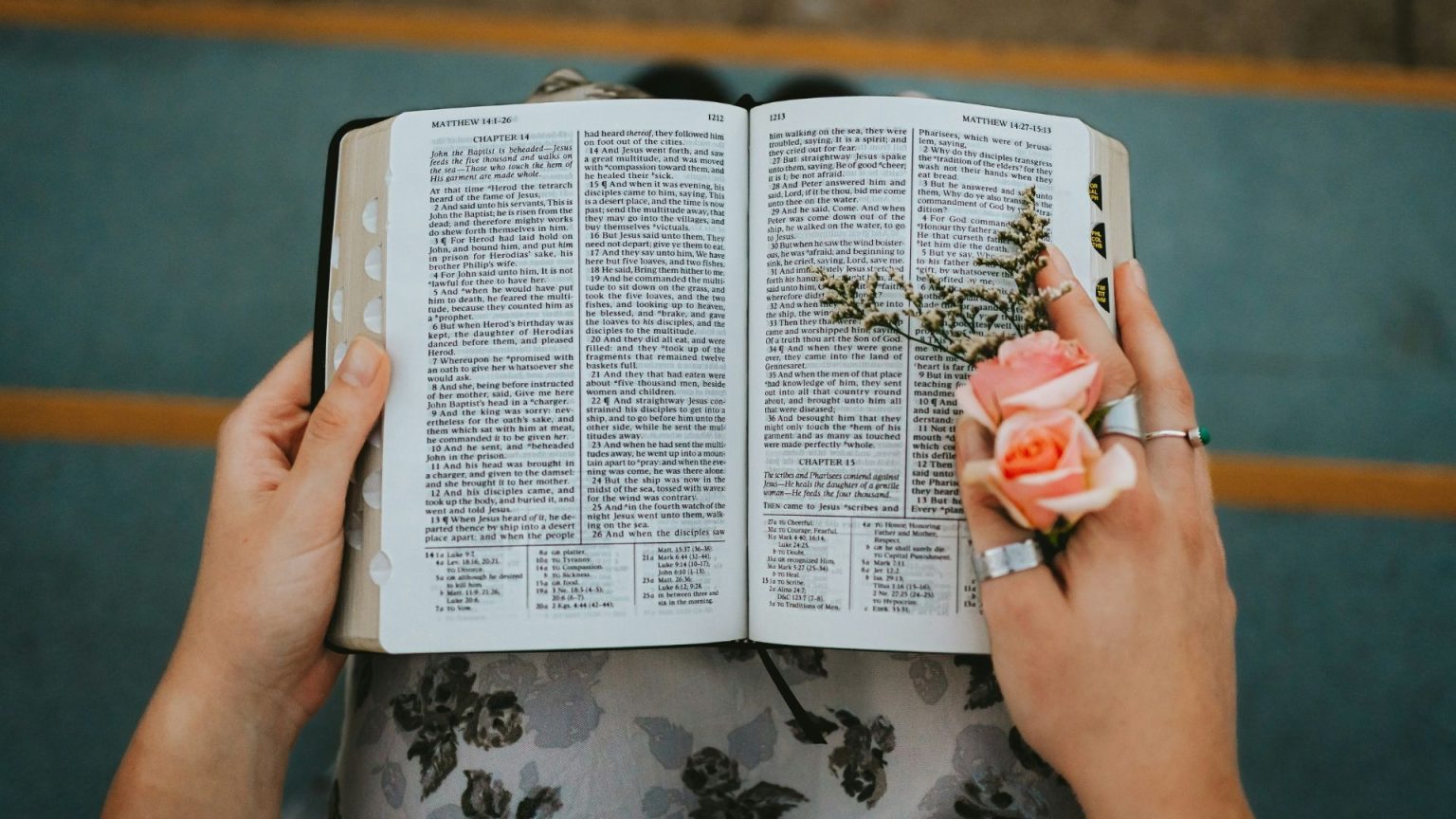 Vara e cajado: a proteção de Deus quando tudo parece desabar