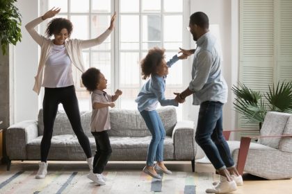 No Teu Amor Encontrei Paz: a fé que transforma o lar em lugar de adoração