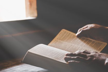 Protegido pelo Invisível: A Promessa dos Anjos do Senhor