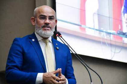 Deputado Cabo Maciel parabeniza escola de Parintins por título nacional em olimpíada sobre história e culturas afro-brasileira e indígena