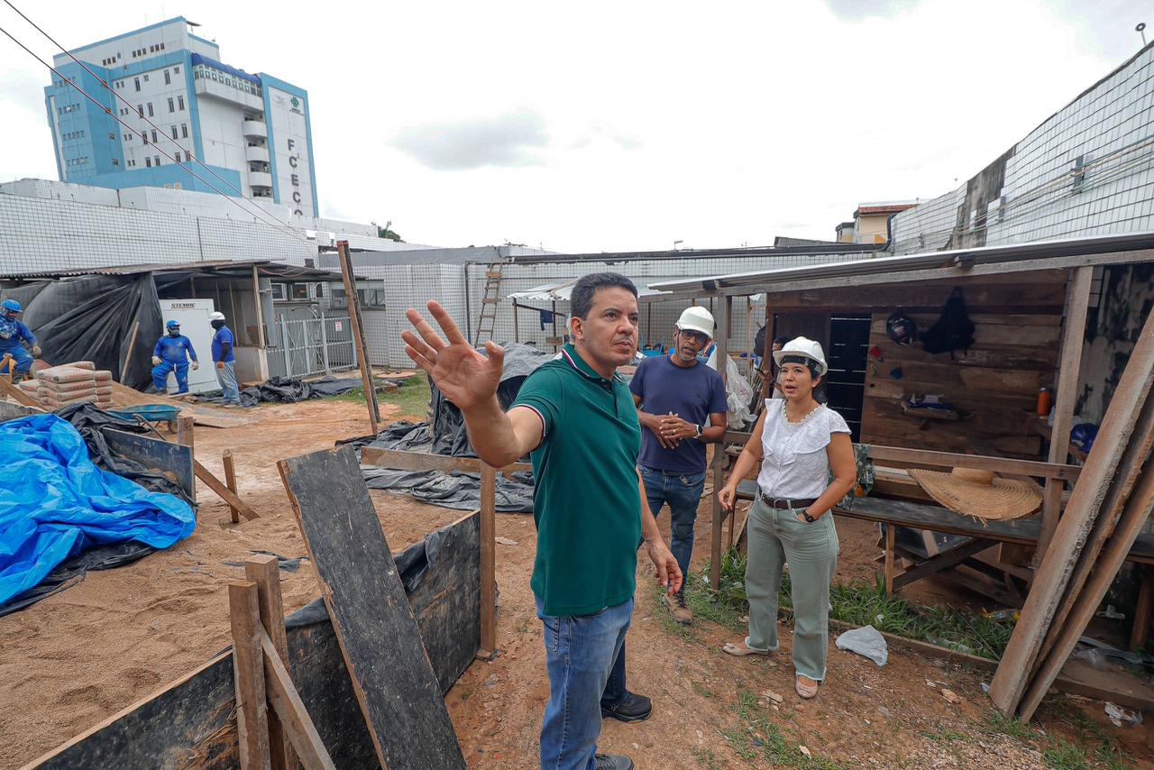 Deputado Delegado Péricles fiscaliza obras do telhado da Radioterapia da Fcecon e anuncia entrega para março