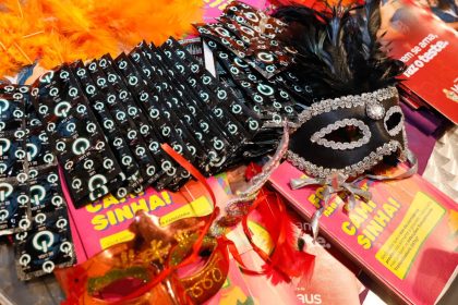 Carnaval com responsabilidade: Aleam reforça prevenção a ISTs com distribuição de preservativos