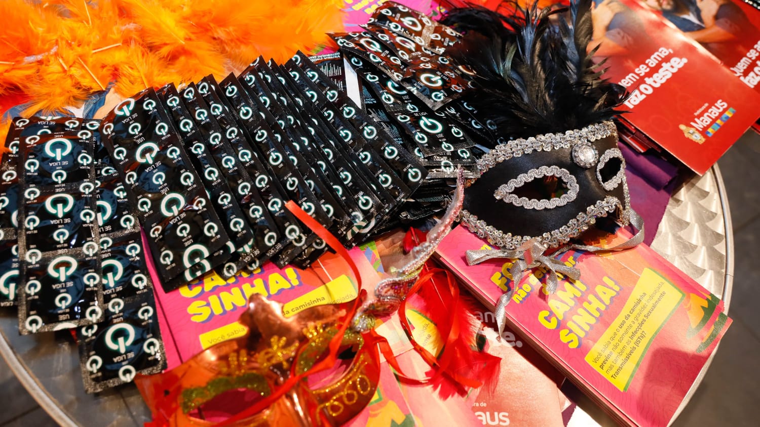 Carnaval com responsabilidade: Aleam reforça prevenção a ISTs com distribuição de preservativos