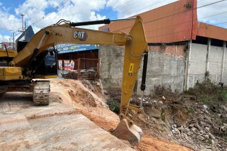 Prefeitura avança para a fase de reaterro nas obras da avenida Autaz Mirim neste domingo