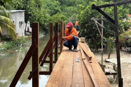 Prefeitura constrói ponte na comunidade Nova Esperança