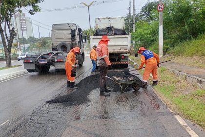 Prefeitura realiza manutenção asfáltica na avenida Rodrigo Otávio