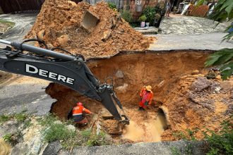 Prefeitura de Manaus recupera drenagem e devolve segurança viária a moradores do conjunto Águas Claras