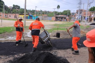 Prefeitura de Manaus leva novo asfalto a via do Gilberto Mestrinho