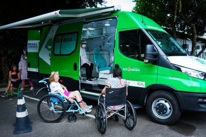 Unidade odontológica móvel da prefeitura atende 215 usuários na Fundação Dr. Thomas