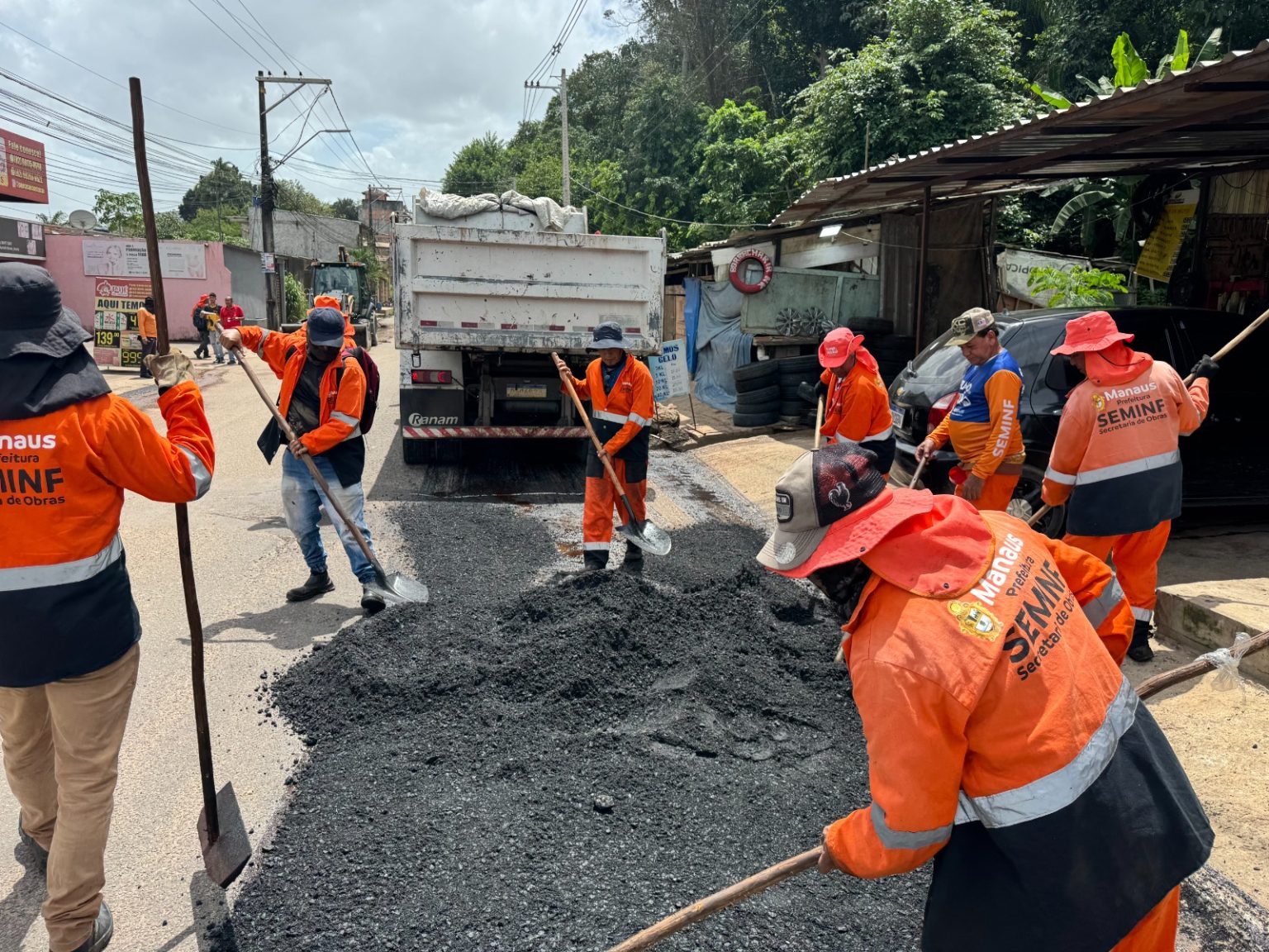 Ruas do bairro Tarumã recebem recuperação asfáltica