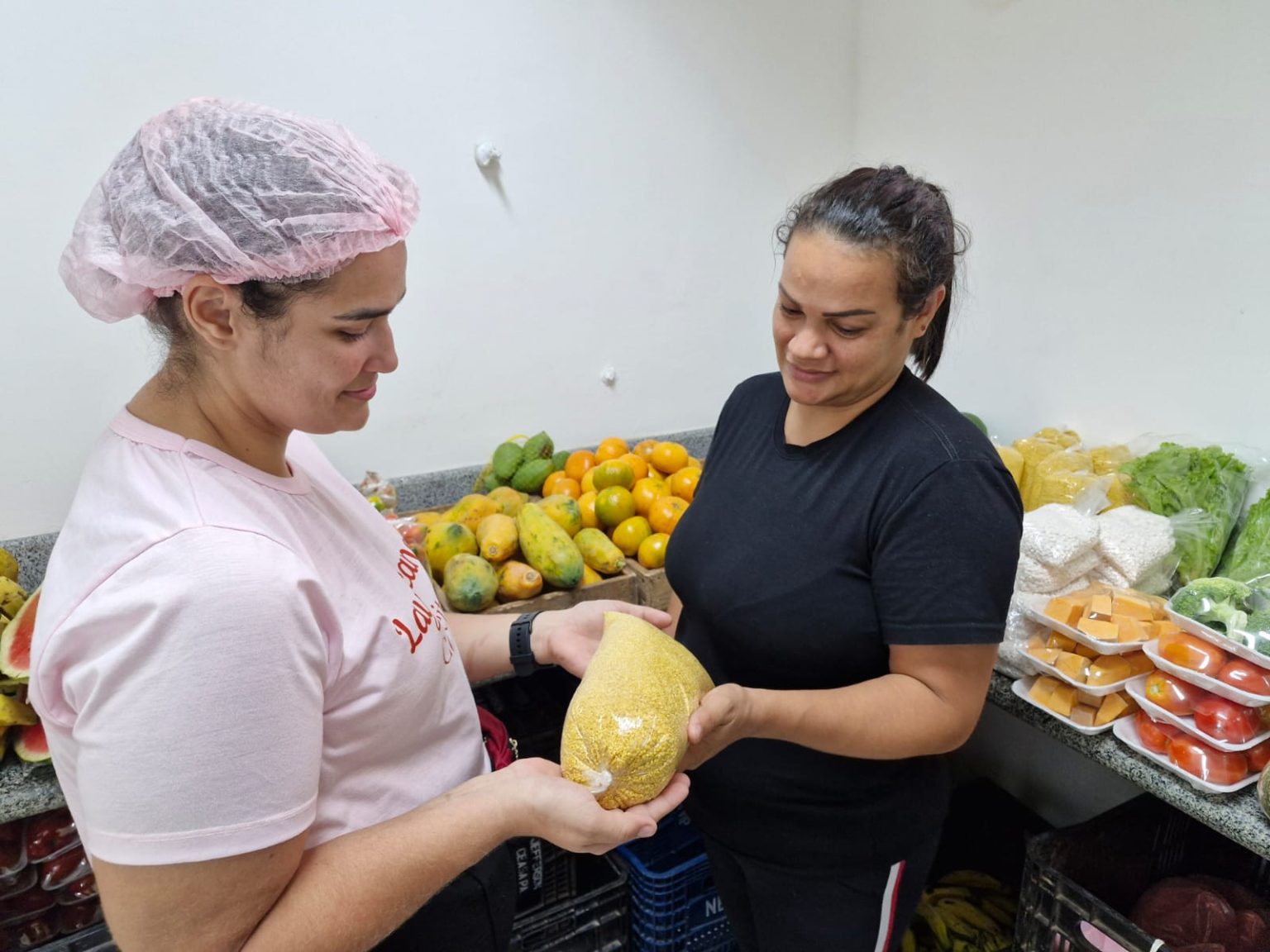 Feirinha da Economia Solidária e Criativa no Bairro Chapada