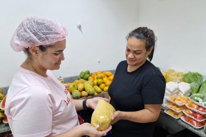 Feirinha da Economia Solidária e Criativa no Bairro Chapada