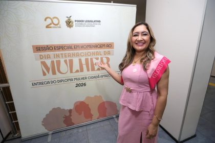 Deputado Daniel Almeida homenageia Tatiana Moreira com Diploma Mulher Cidadã Amazonense, na Aleam