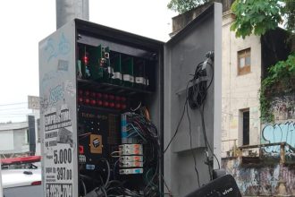 Ação de vandalismo em caixa de semáforo no Centro de Manaus