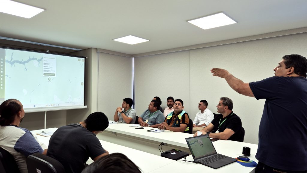 Iluminação pública: Ageman e UGPM participam de treinamento