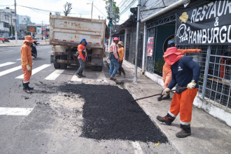 Prefeitura de Manaus intensifica recuperação asfáltica no Centro