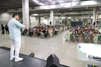 Prefeitura conclui formação para diretores escolares e certifica novos gestores da rede pública de ensino