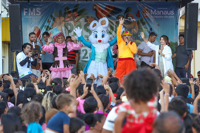 PMM realiza chegada do Coelhinho da Páscoa no Cidade de Deus
