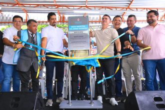 Prefeito David Almeida entrega a 29ª feira revitalizada