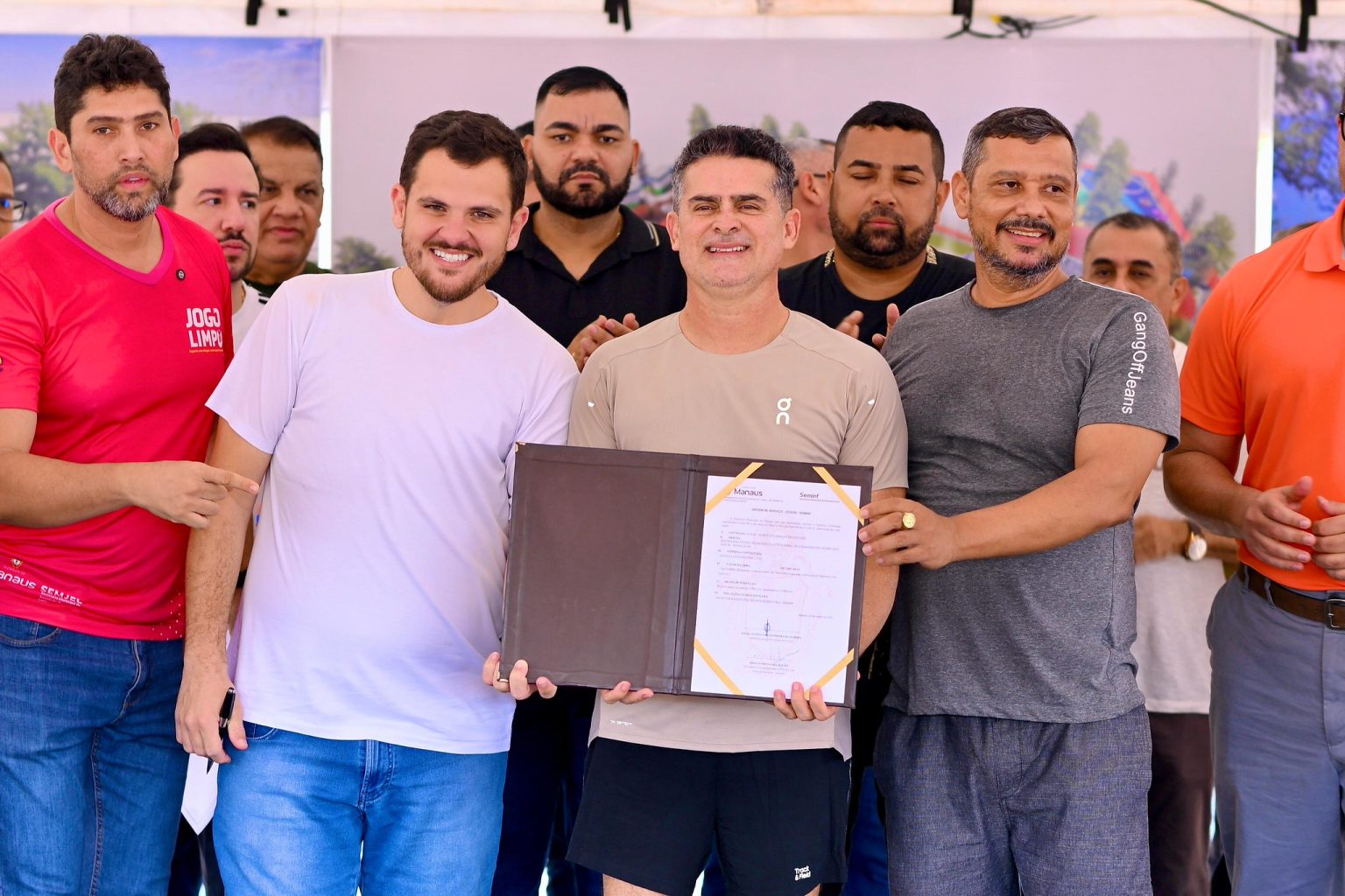 Prefeito assina ordem de serviço para reforma do CEL Zezinho