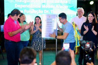 Prefeito David Almeida inaugura nova ala com 26 leitos