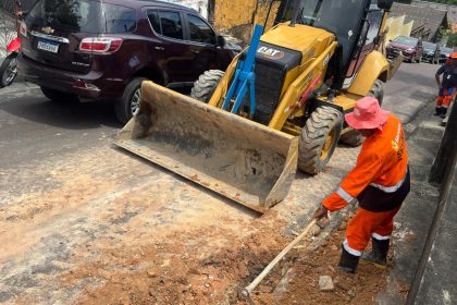 Recuperação de drenagem e eliminação de cratera na rua Tito Bittencourt