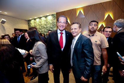 Adjuto Afonso participa da abertura do ano letivo da Escola de Contas Públicas do TCE-AM