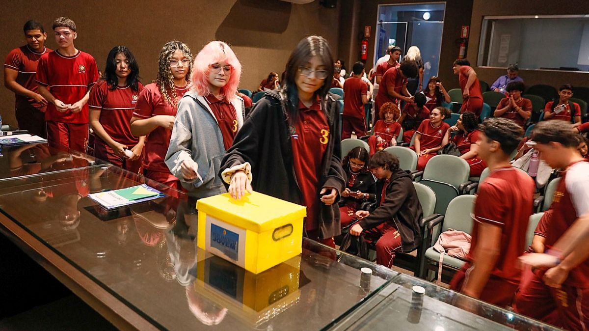 Assembleia Legislativa do Amazonas realiza a 5ª eleição de estudantes na política no Programa Parlamento Jovem