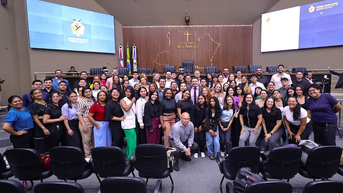 Aleam recebeu mais de cem estudantes para o programa Conhecendo o Legislativo nesta segunda