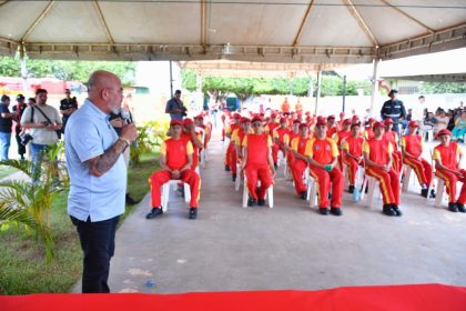 Cabo Maciel acompanha aula inaugural do Proebom em Lábrea e reforça apoio à formação cidadã da juventude