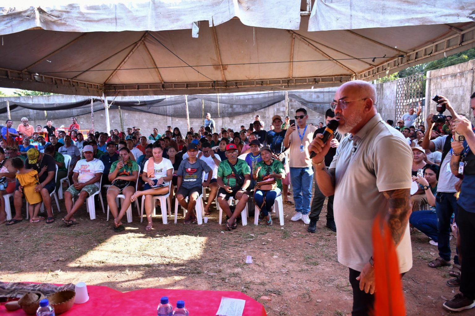 Cabo Maciel entrega emenda parlamentar de R$ 300 mil para fortalecer produção indígena em Lábrea