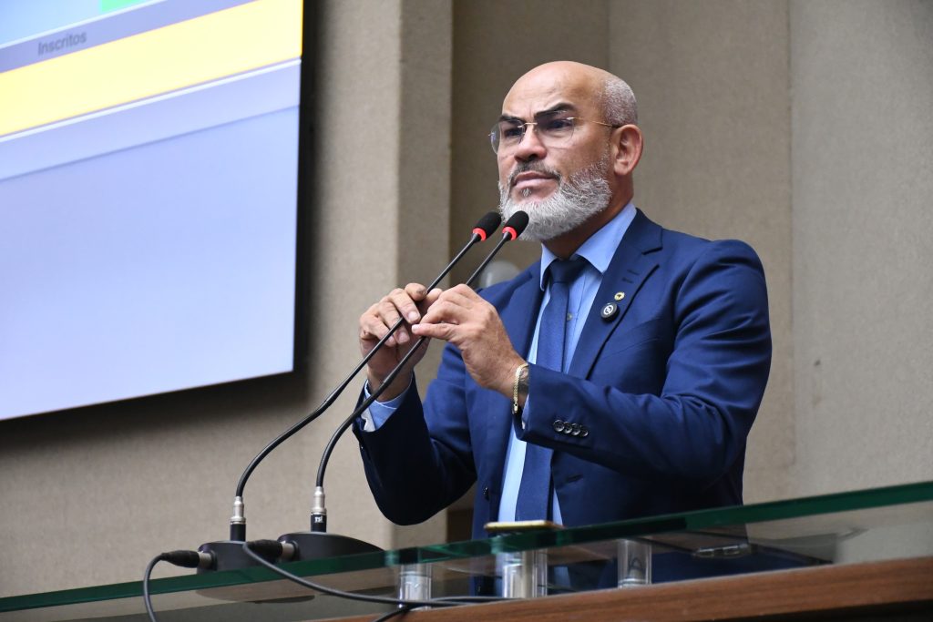 Cabo Maciel parabeniza professores da rede estadual por destaque nacional e internacional em pesquisas sobre a educação no Amazonas