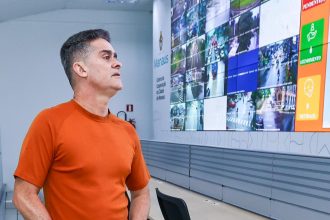 David Almeida coordena resposta a 114 ocorrências após chuva extrema de 160 milímetros atingir Manaus