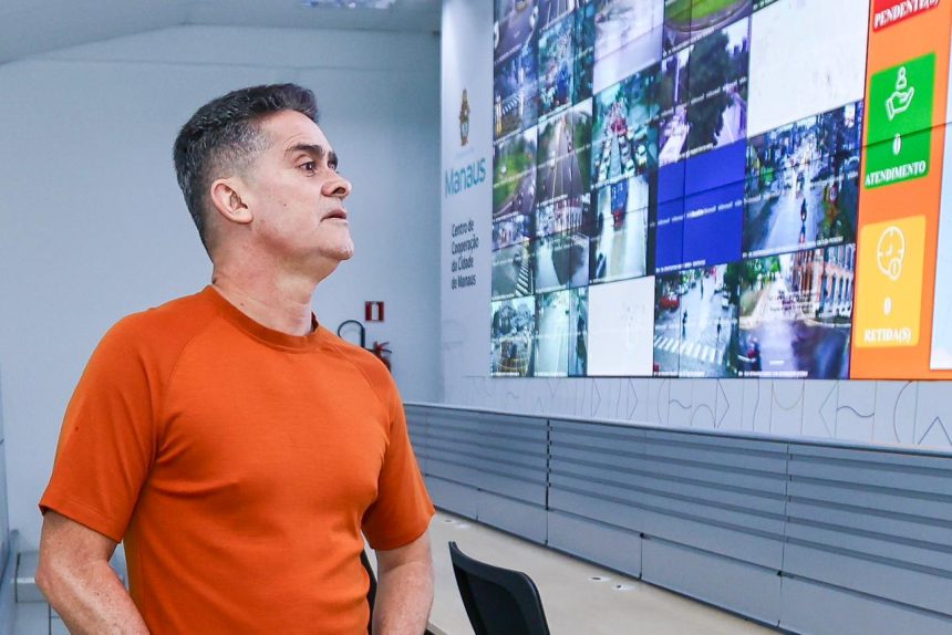 David Almeida coordena resposta a 114 ocorrências após chuva extrema de 160 milímetros atingir Manaus