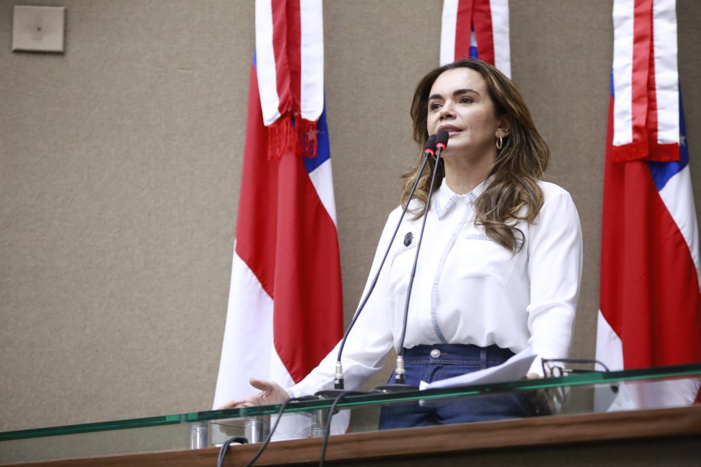 Alessandra Campelo propõe lei para fortalecer paternidade responsável no Amazonas