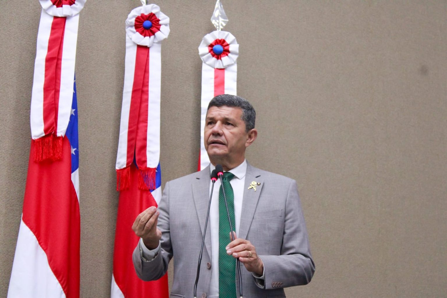 ‘Queremos data-base e devemos fazer jus a ela’, afirmou o deputado Dan Câmara